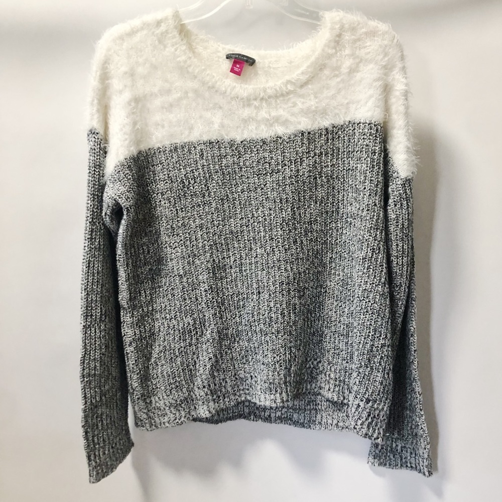 Vince Camuto sweater